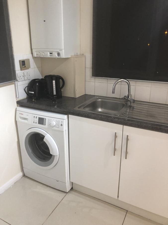 Waltham Abbey Private Property Εξωτερικό φωτογραφία